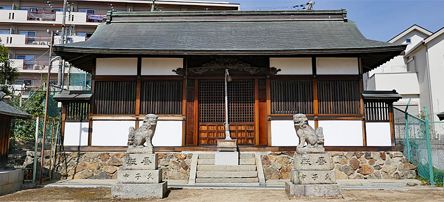 穴織神社